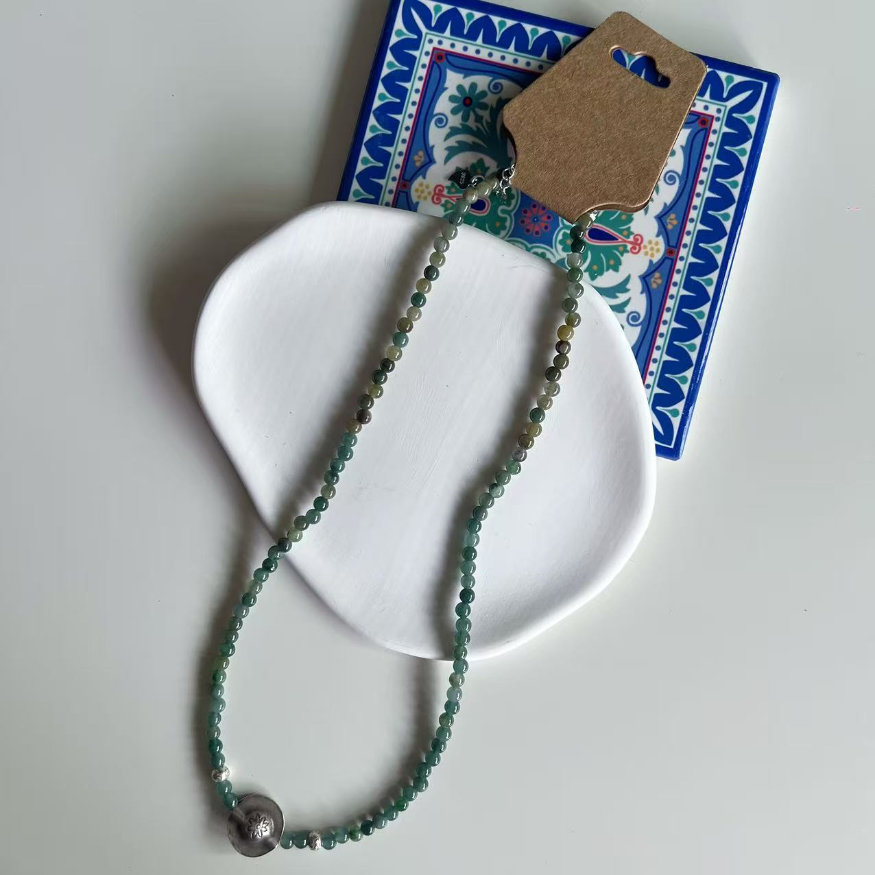 Yuan Distressed Flower Silver Green Series Crystal Necklace